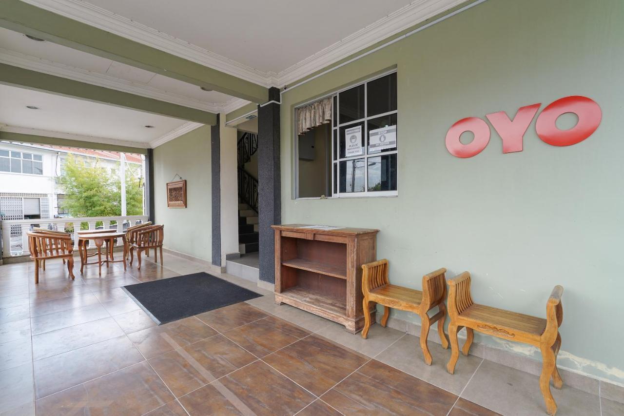 Oyo 90451 Bangi Moya Guesthouse Exteriér fotografie