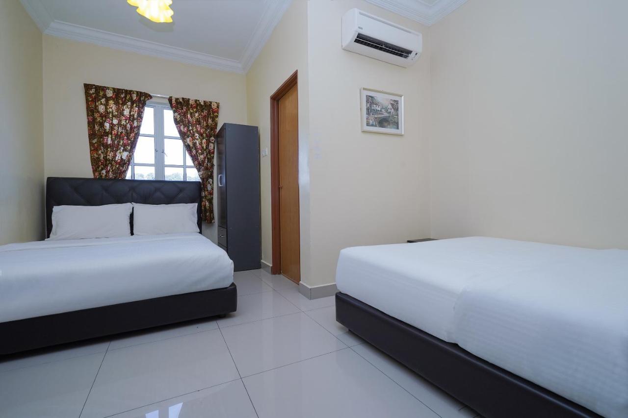 Oyo 90451 Bangi Moya Guesthouse Exteriér fotografie